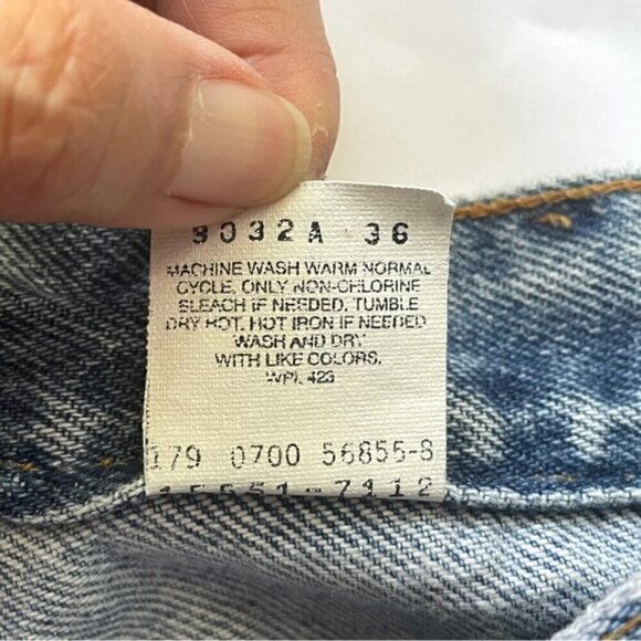 Vintage 90s Levi’s 550 Relaxed Fit Tapered Leg Jeans - 24” - Picture 7 of 13